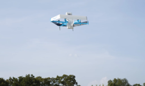 Amazon livrează medicamente cu drona în timp record
