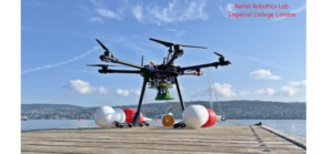 Drona aeriană echipată cu sondă pentru mediul acvatic